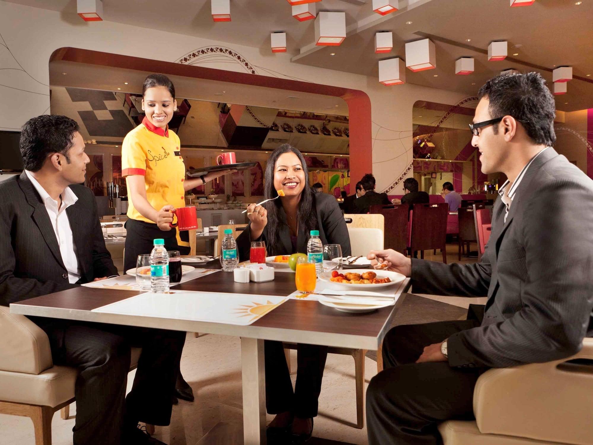 Hotel Ibis Bengaluru Outer Ring Road Extérieur photo